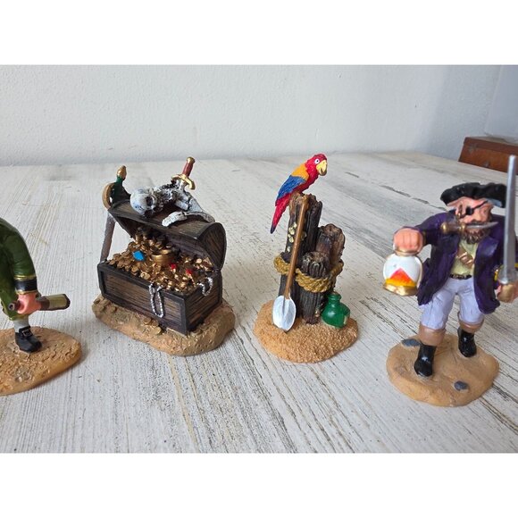 Lemax Pirate treasure chest scurvy parrot Halloween lookout first mate greedy vi - Picture 3 of 6